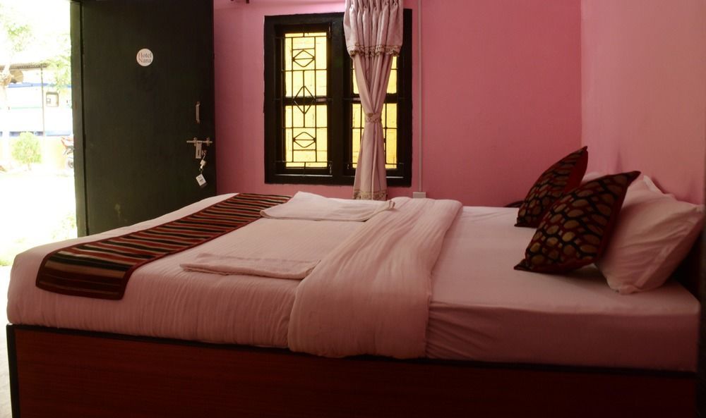 Sauraha Nana Hotel Εξωτερικό φωτογραφία