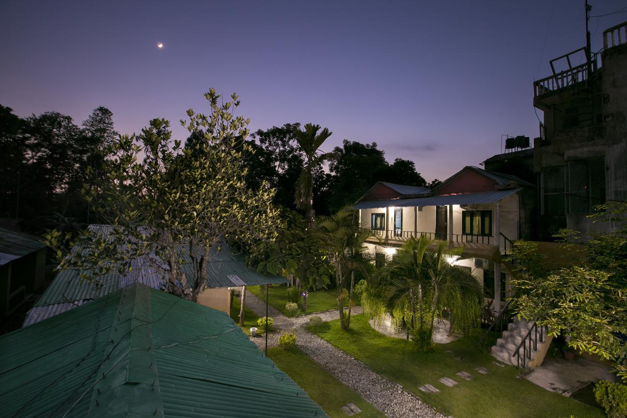 Sauraha Nana Hotel Εξωτερικό φωτογραφία