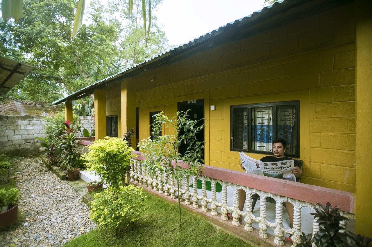 Sauraha Nana Hotel Εξωτερικό φωτογραφία