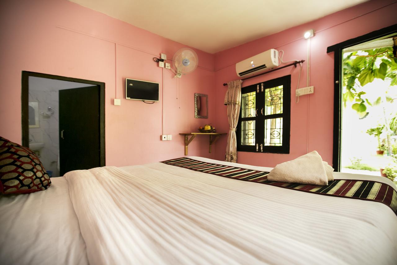 Sauraha Nana Hotel Εξωτερικό φωτογραφία
