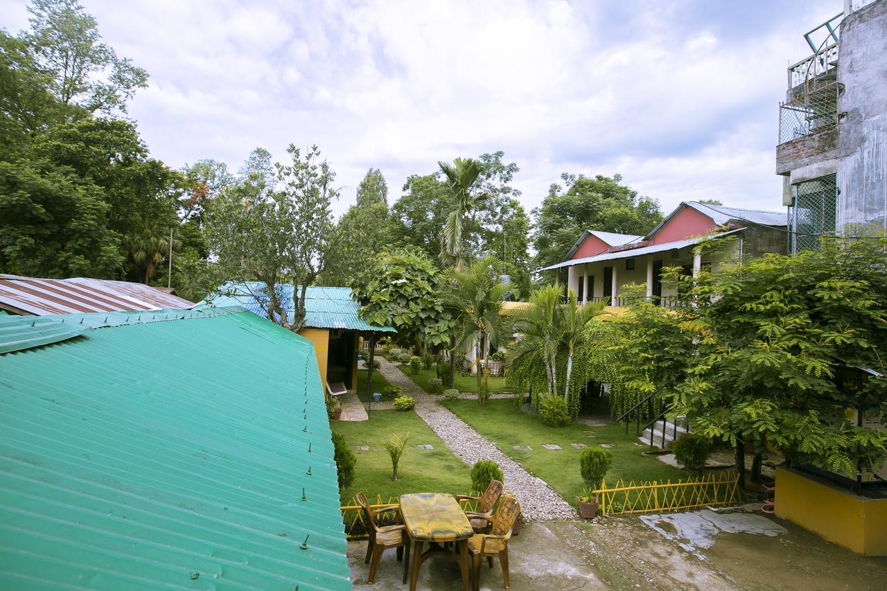 Sauraha Nana Hotel Εξωτερικό φωτογραφία