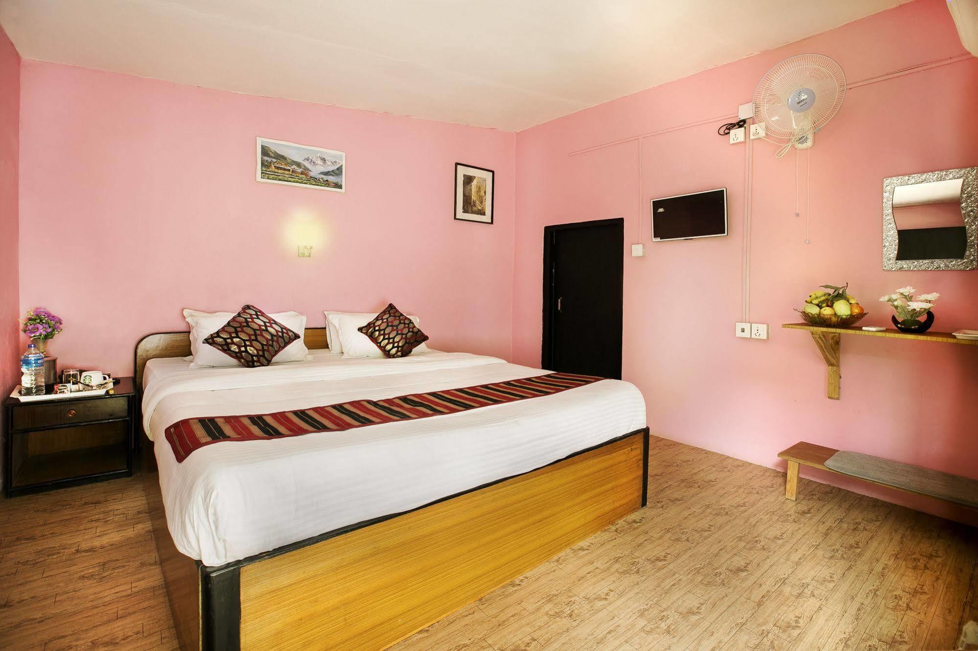 Sauraha Nana Hotel Εξωτερικό φωτογραφία